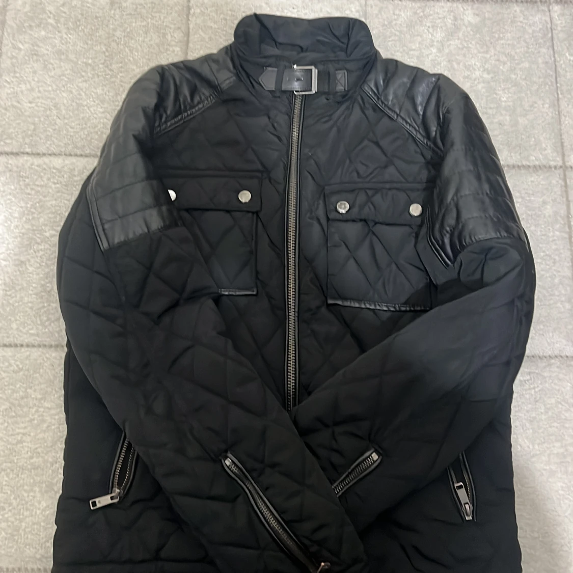 Svart quiltad jacka från Zara Man - 2