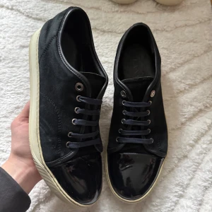 Lanvin Cap Toe Navy - Nypris 5000kr! Självklart äkta! Uk8 = 42