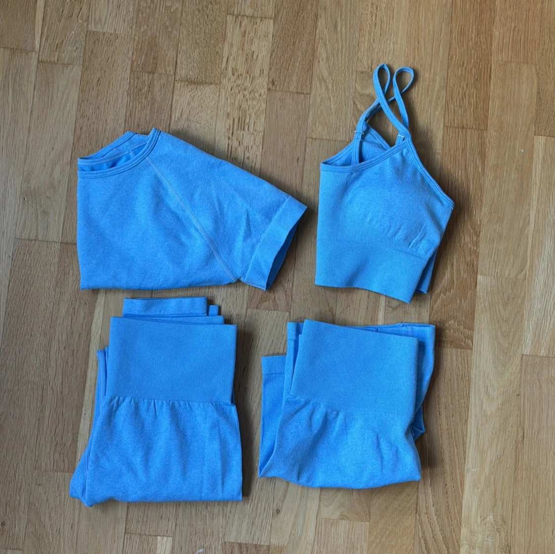 ljusblått träningsset S