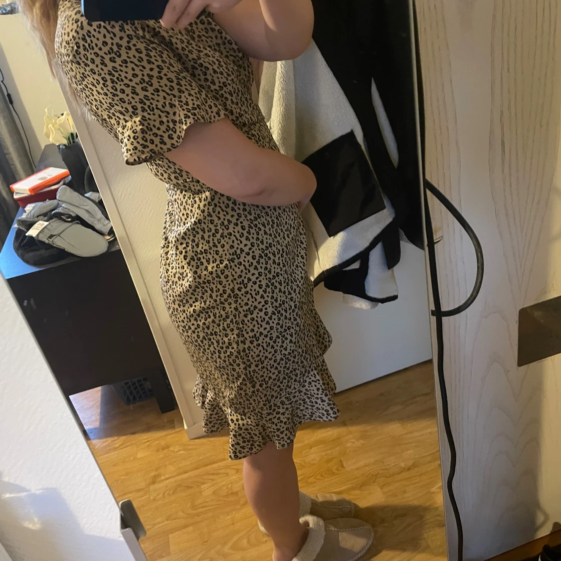 Leopardmönstrad omlottklänning - 1