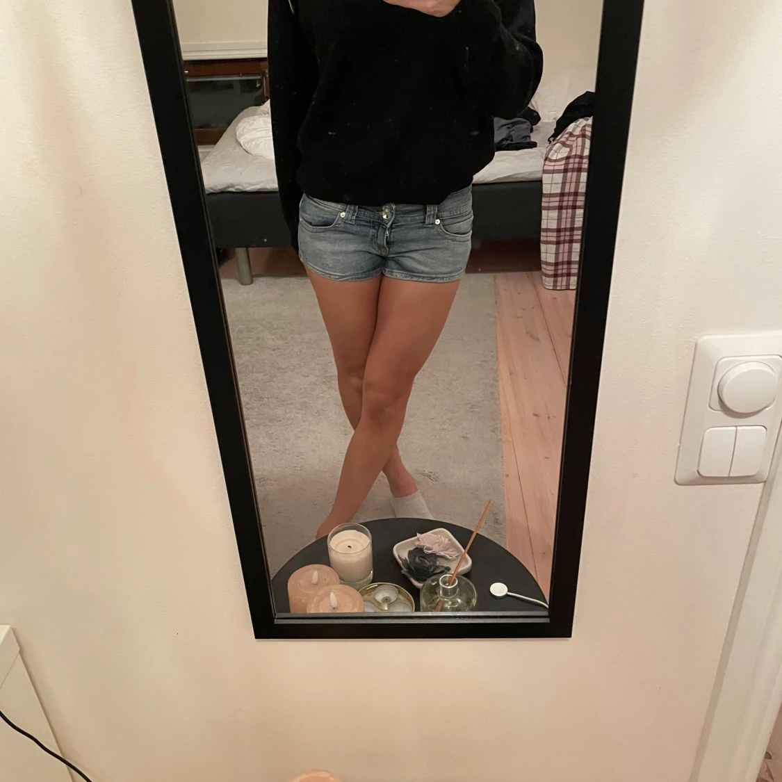 Lågmidjade jeansshorts i blå denim