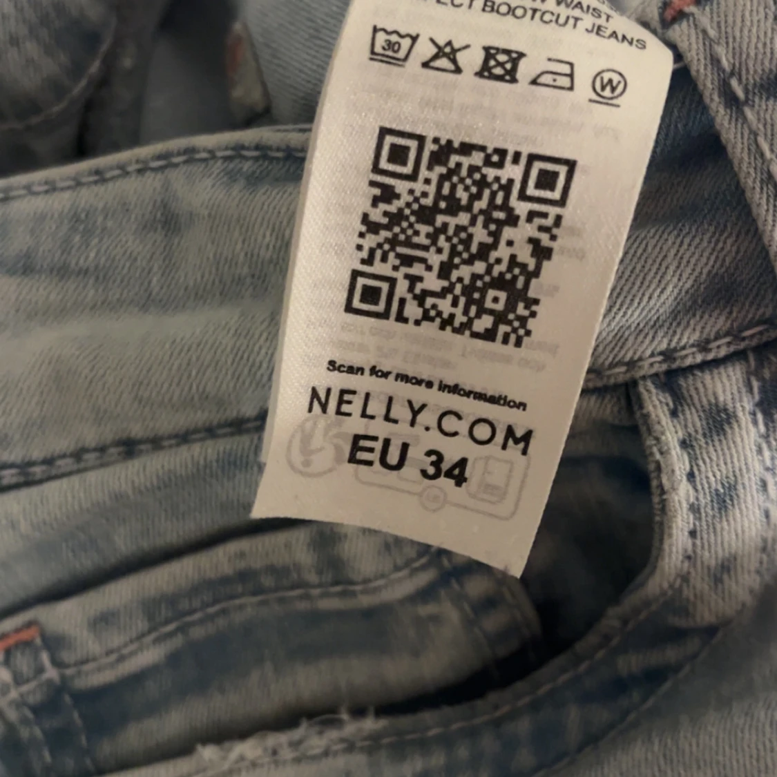 Bootcut jeans med slitningar från Nelly - 3