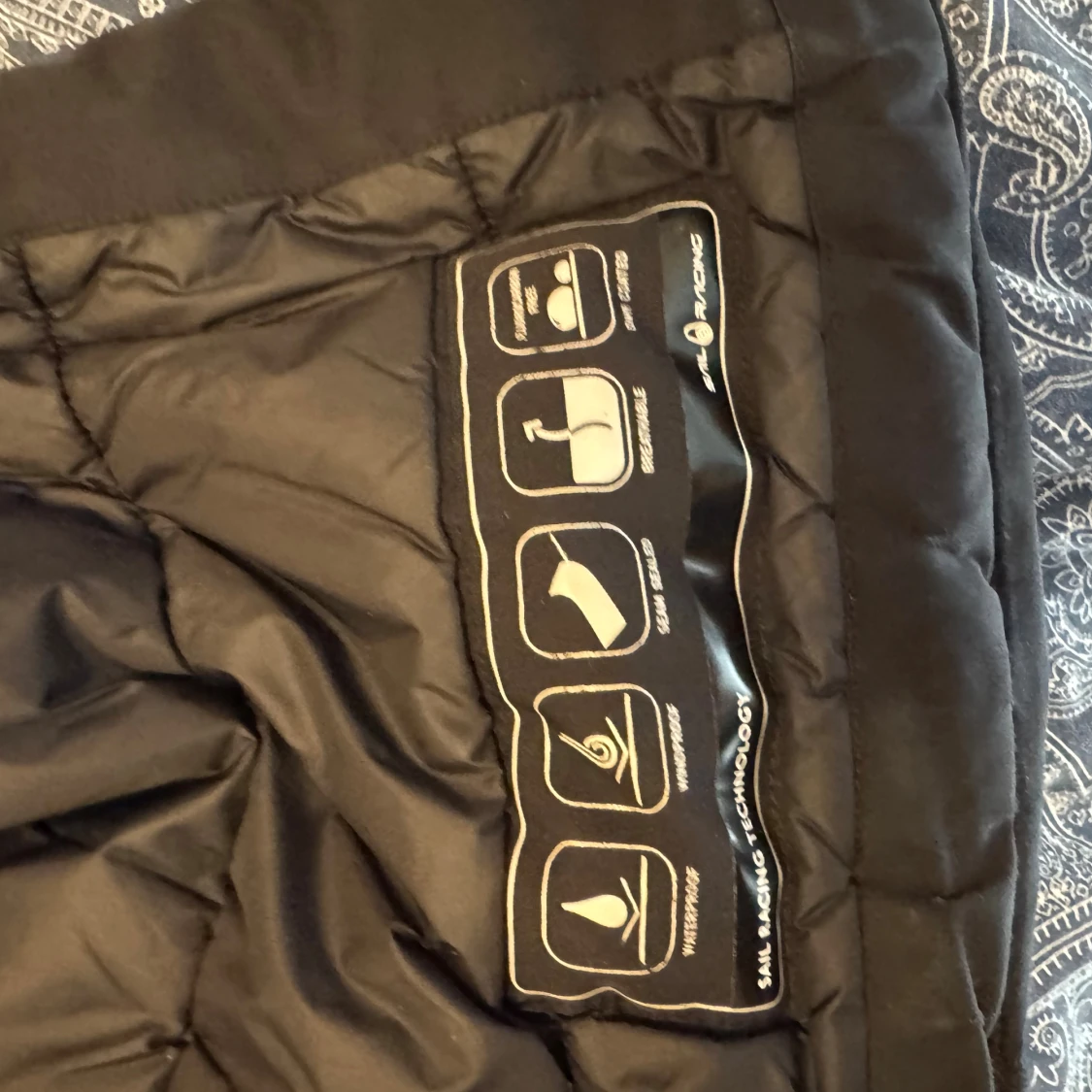 Svart vinterjacka från Sail Racing - 4