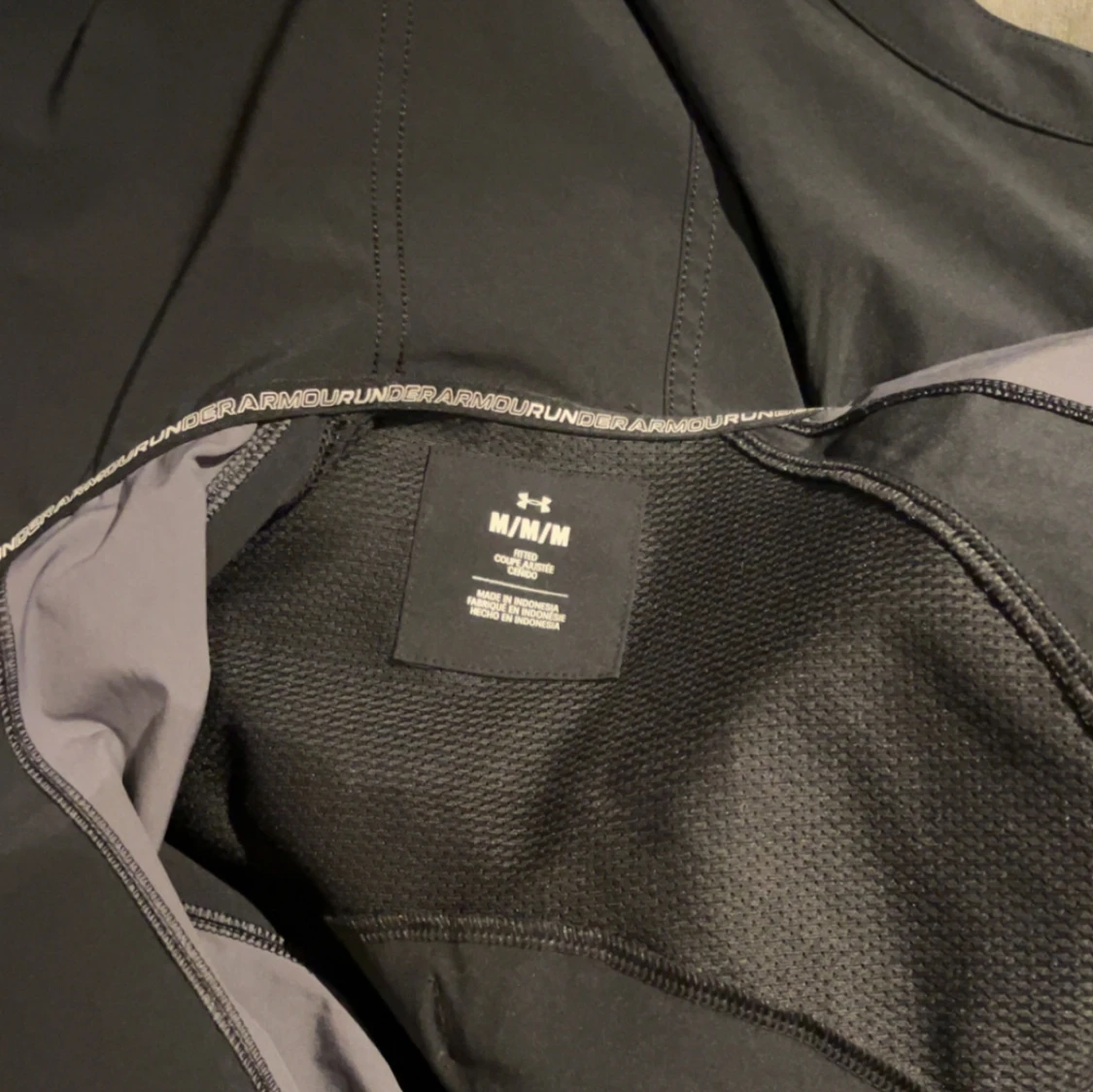 Svart vindjacka från Under Armour - 4