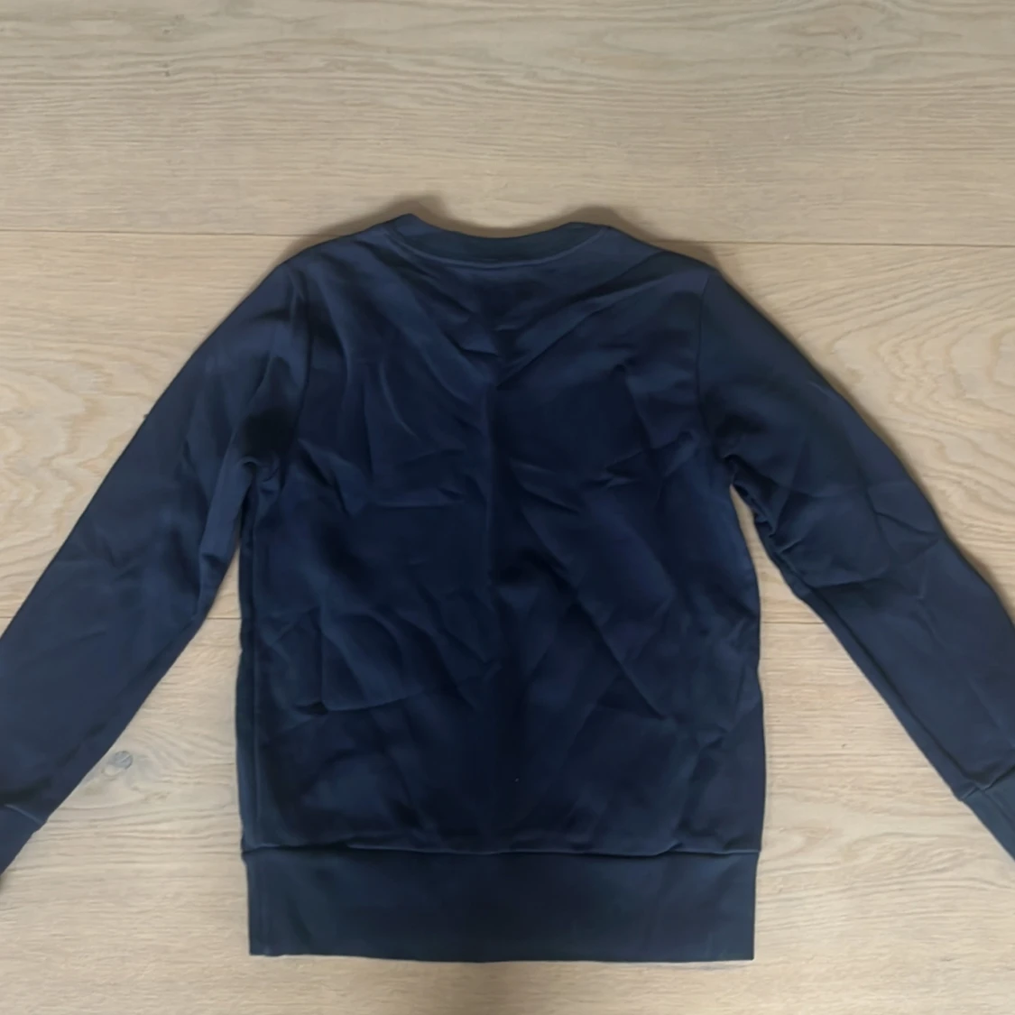 Mörkblå sweatshirt från Benetton - 3