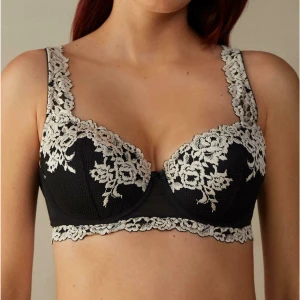  Intimissimi bh - Jätte fin bh från Intimissimi, använt fåtal gånger. 