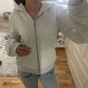 Ljusgrå hoodie, lager 157 - Ljusgrå hoodie från 157 i storlek XS ❣️😙