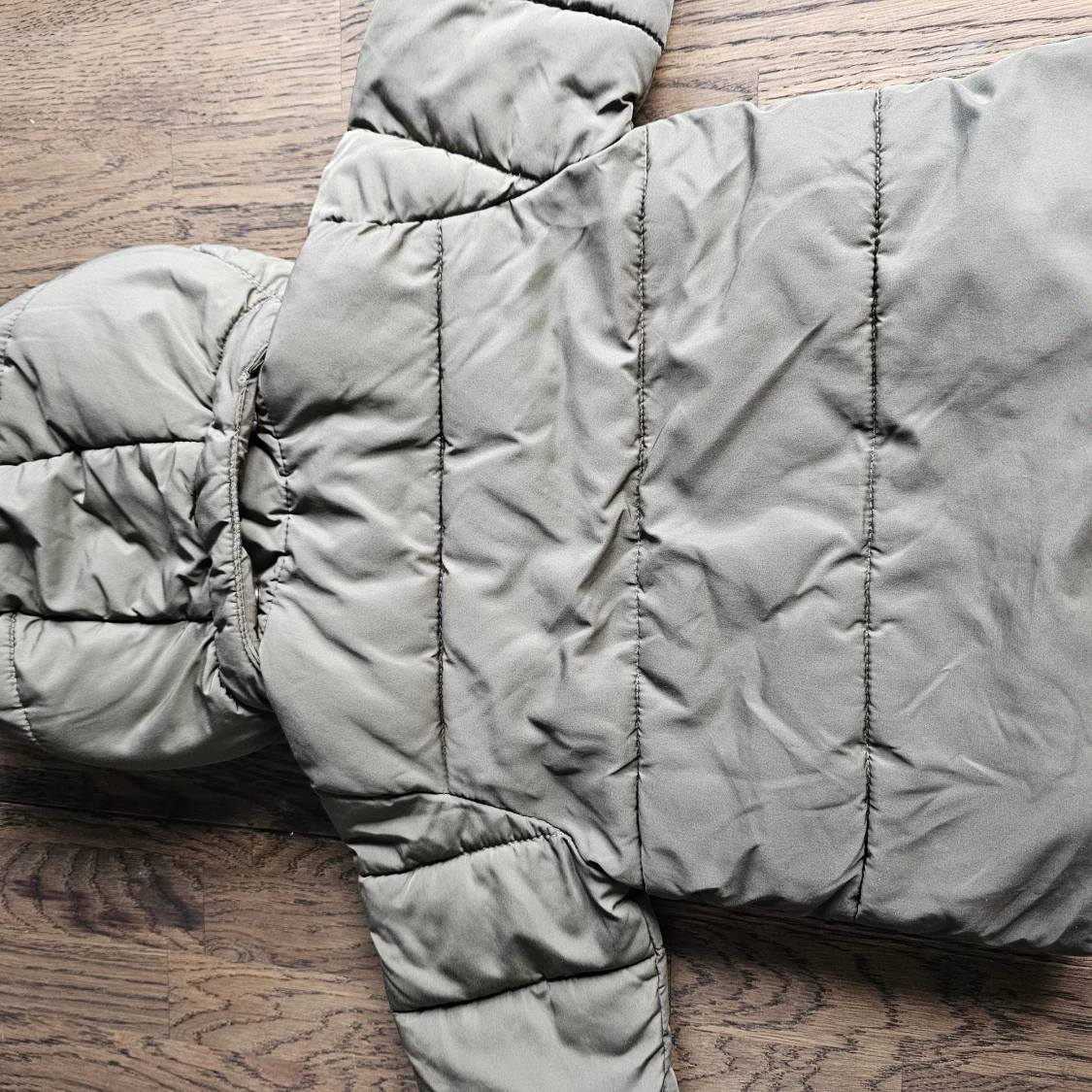 Olivgrön jackan stl 74 - 1