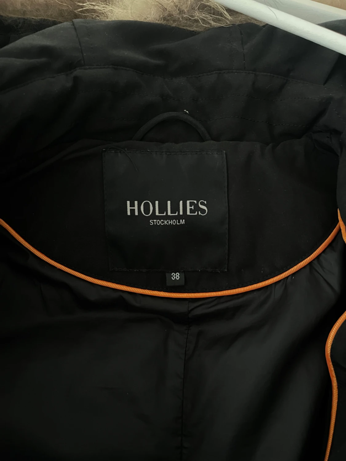 Svart parkas med päls från Hollies - 1