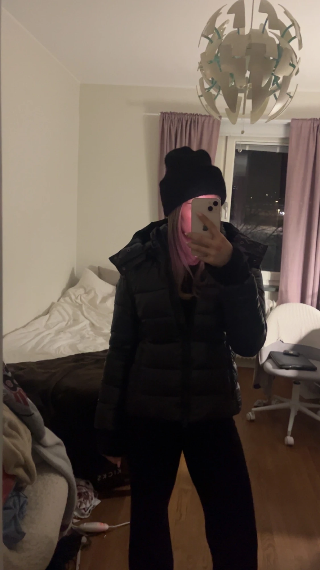 Svart pufferjacka med huva från save the duck