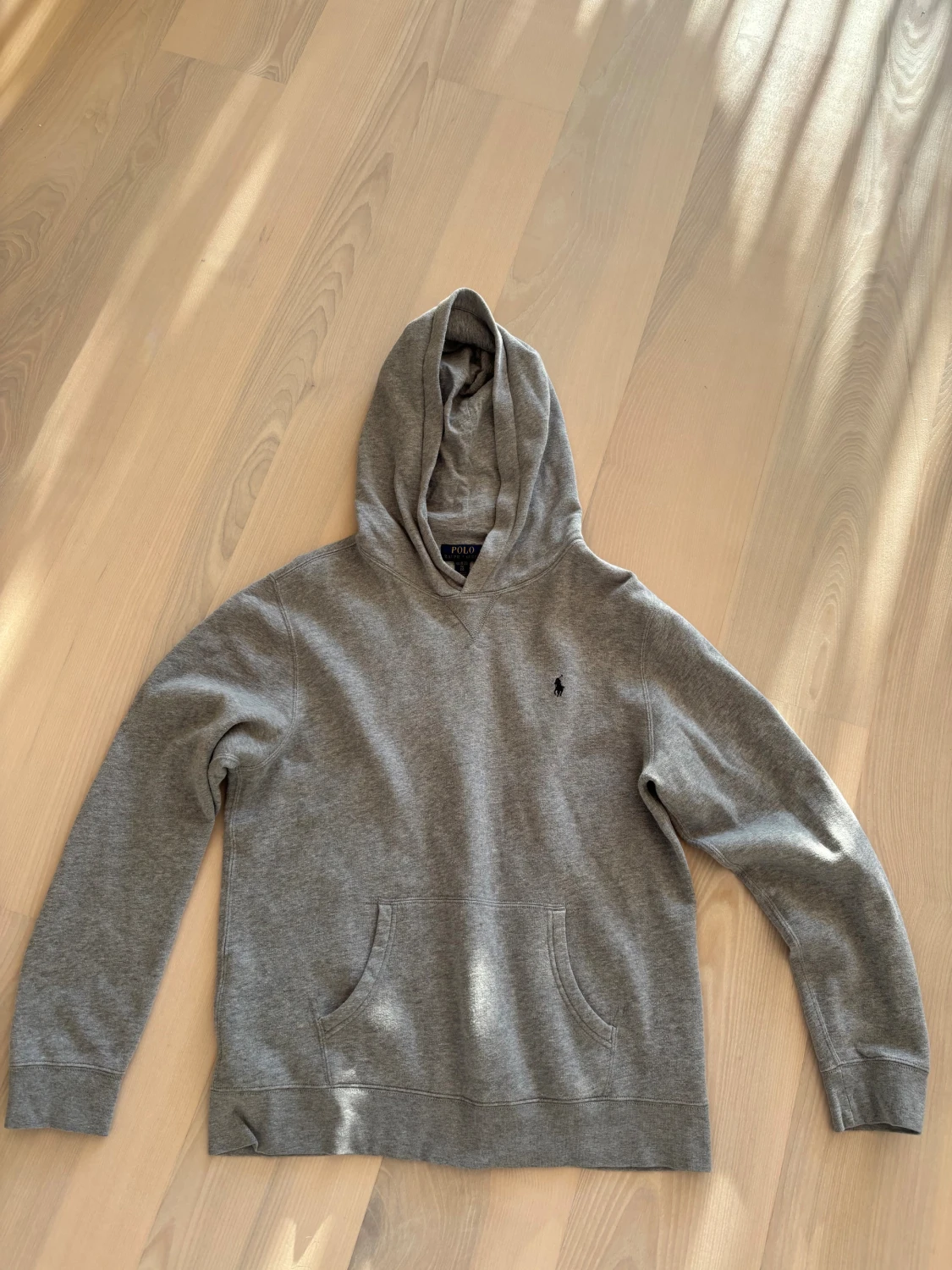 Grå hoodie från Polo Ralph Lauren Storlek 170