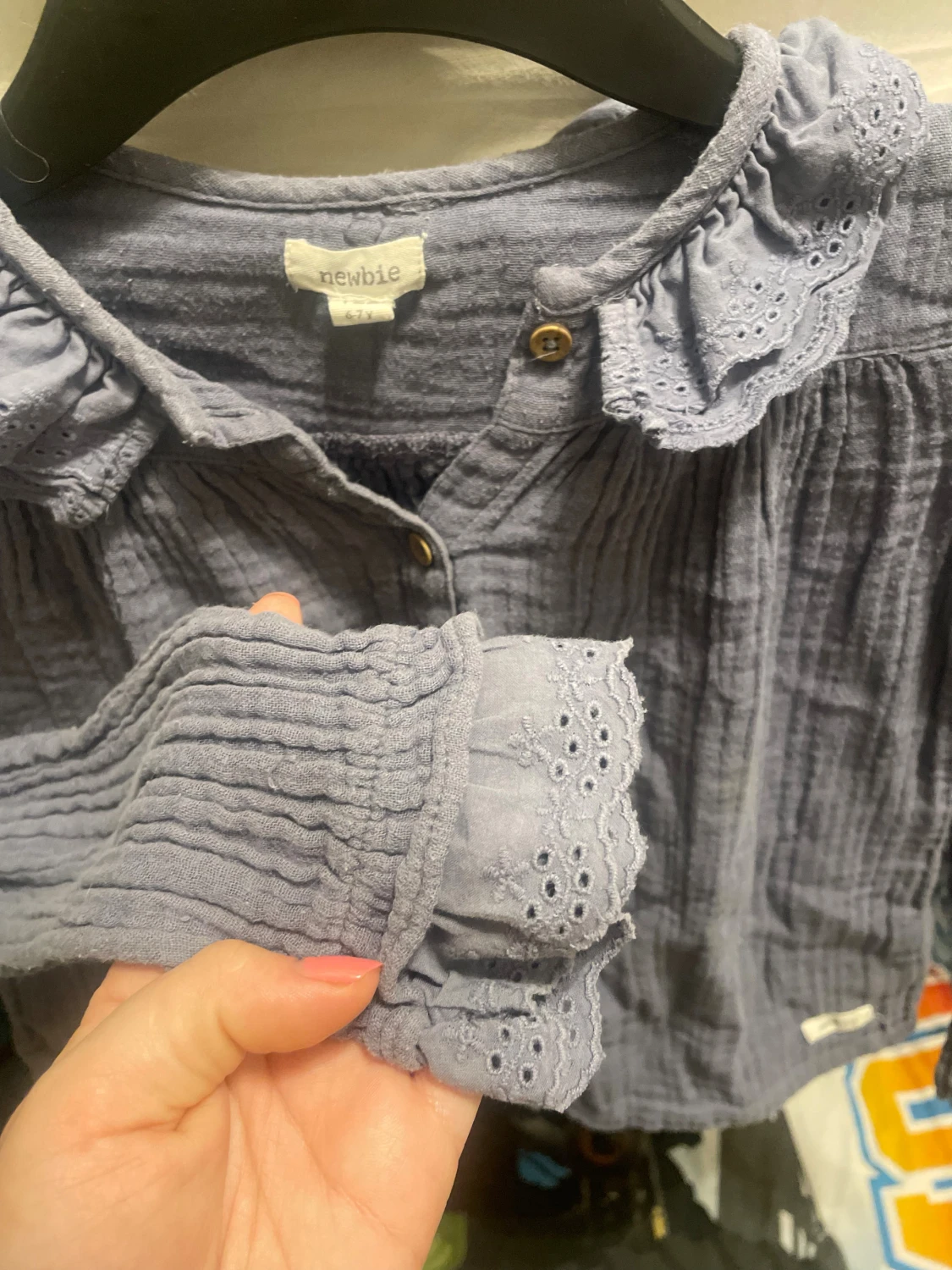 Ljuslila blus med volang från Newbie - 2