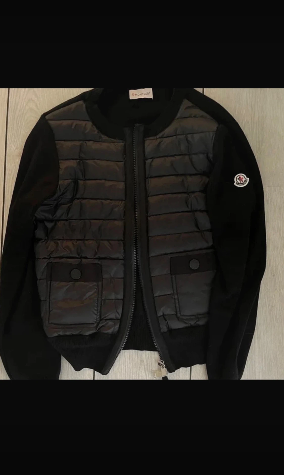 Svart pufferjacka från Moncler