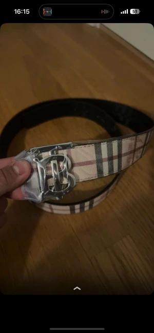 Burberry bälte  - Dm vid intresse 