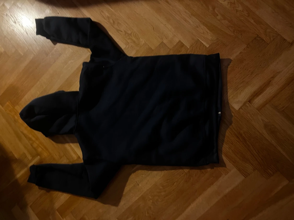 Svart hoodie från Comme des Garçons Play - 3