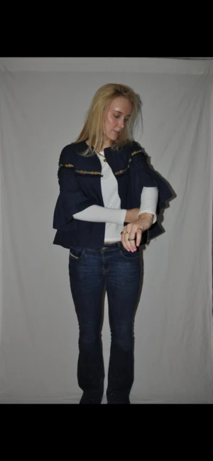 Köp via Instagram dm! - Instagram: vintessa_uf.   