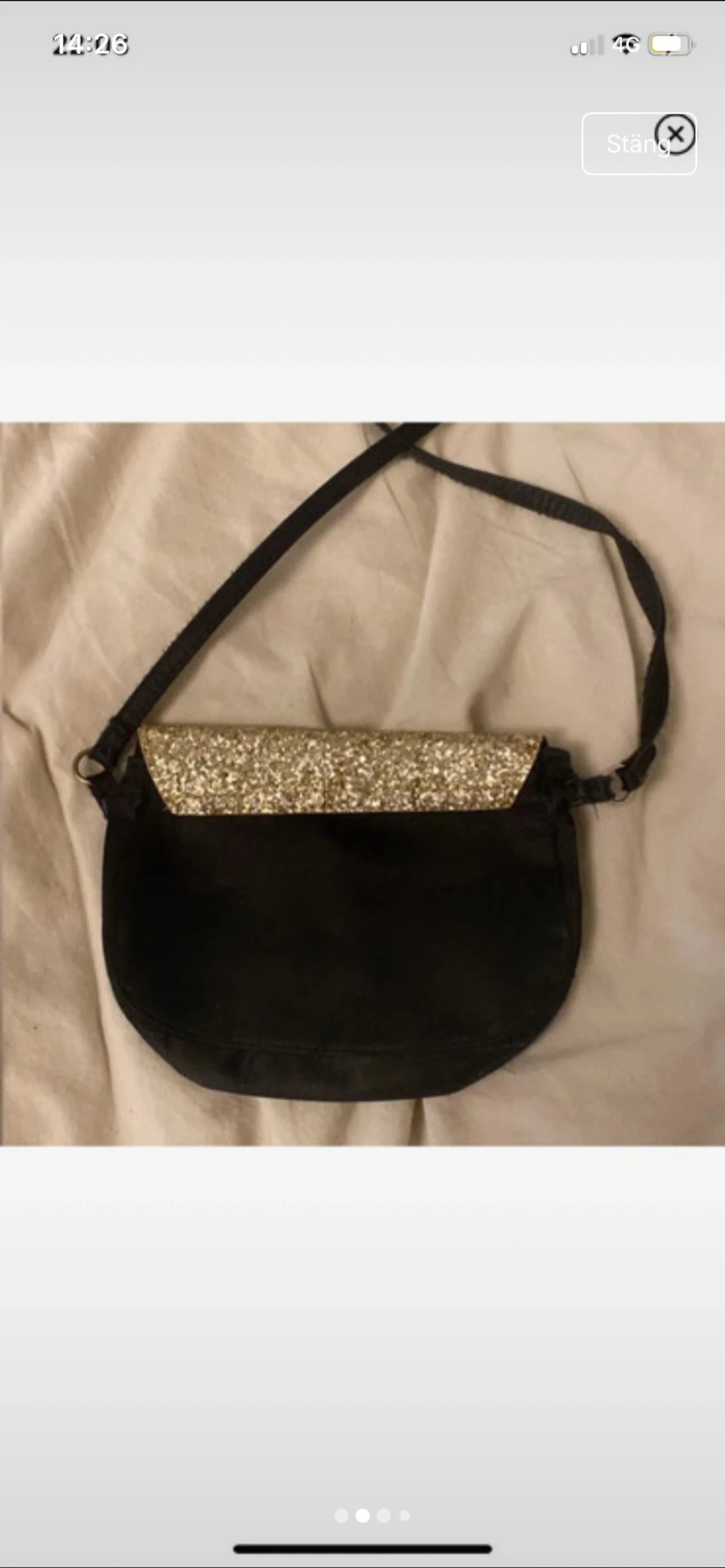 Svart axelväska med glittrigt lock - 1