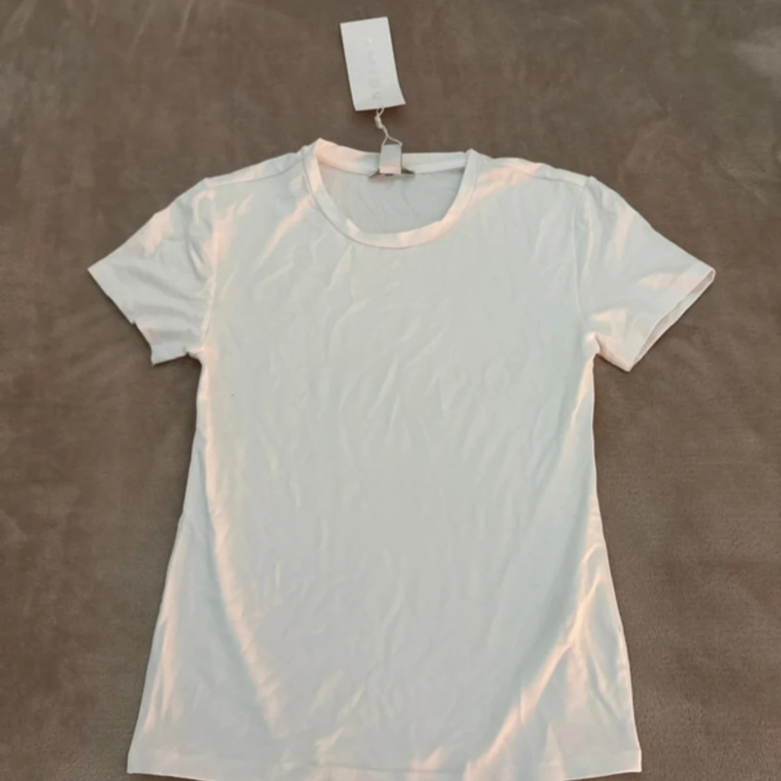 Vit basic t-shirt från Selected Femme