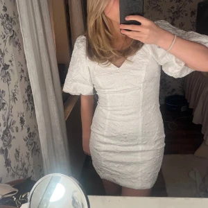 Studentklänning💞 - Superfin helt ny klänning med prislappen kvar! Perfekt till studenten eller sommaren🩷🌸💕