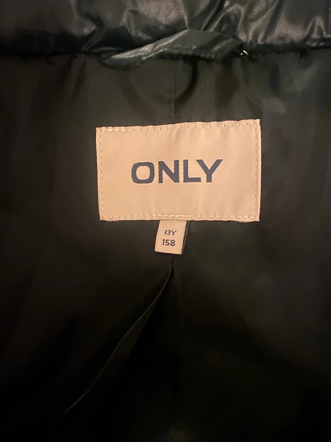 Mörkgrön pufferjacka från ONLY - 2