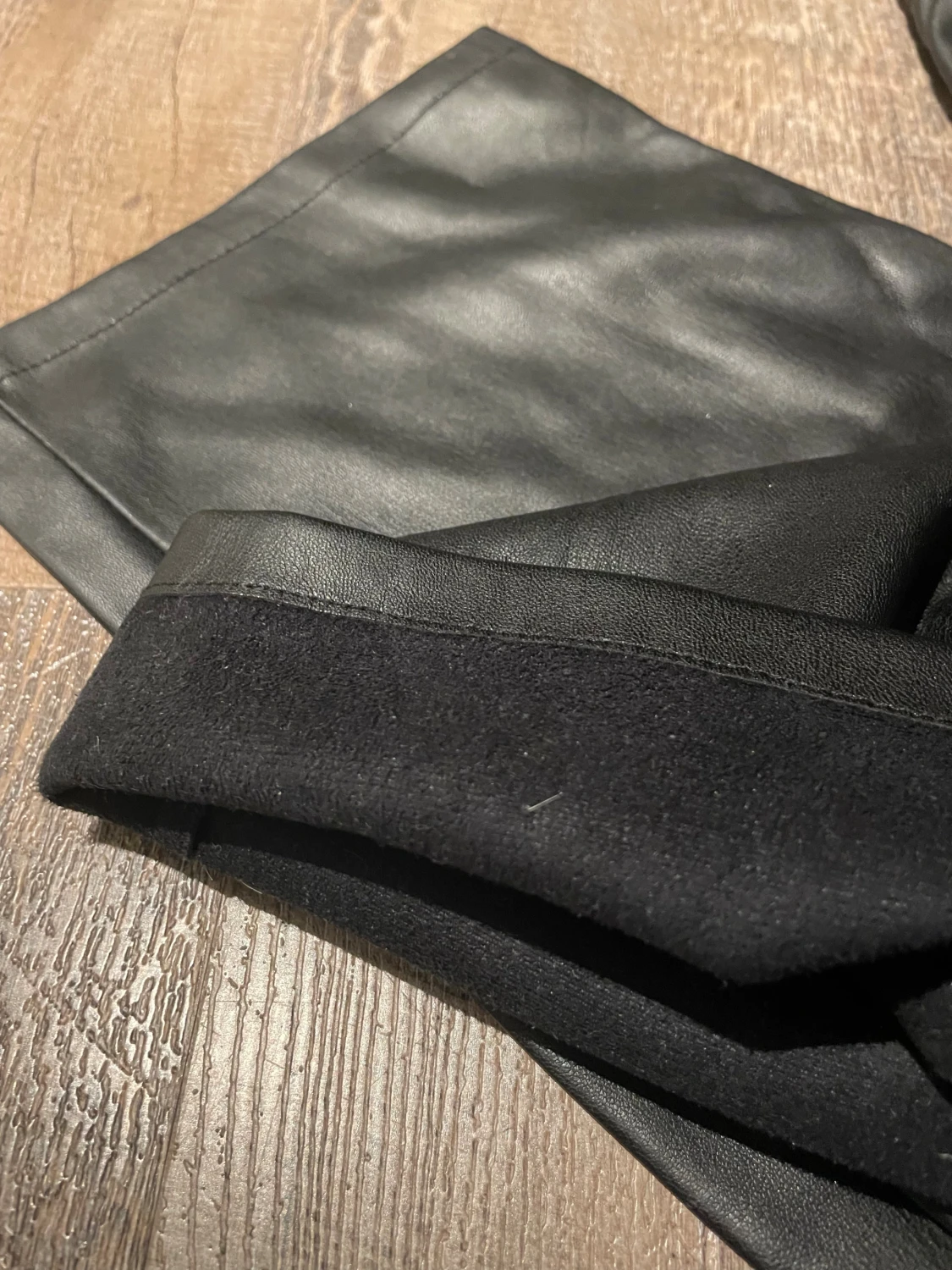 Svarta skinnbyxor från Bik Bok, strl 34 - 1