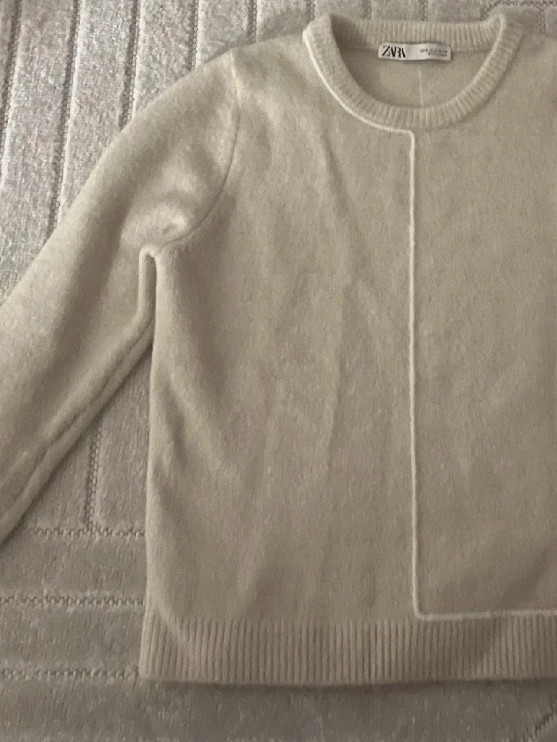 Beige stickad tröja från Zara - 1