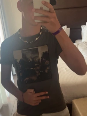 Limitato tröja! - Säljer min Limitato tröja som ej finns och köpa länge säljer den eftersom den börjar bli liten på mig. Perfekt för en stilren look och är enkel att matcha med. Hör av er! Skriv för fler bilder