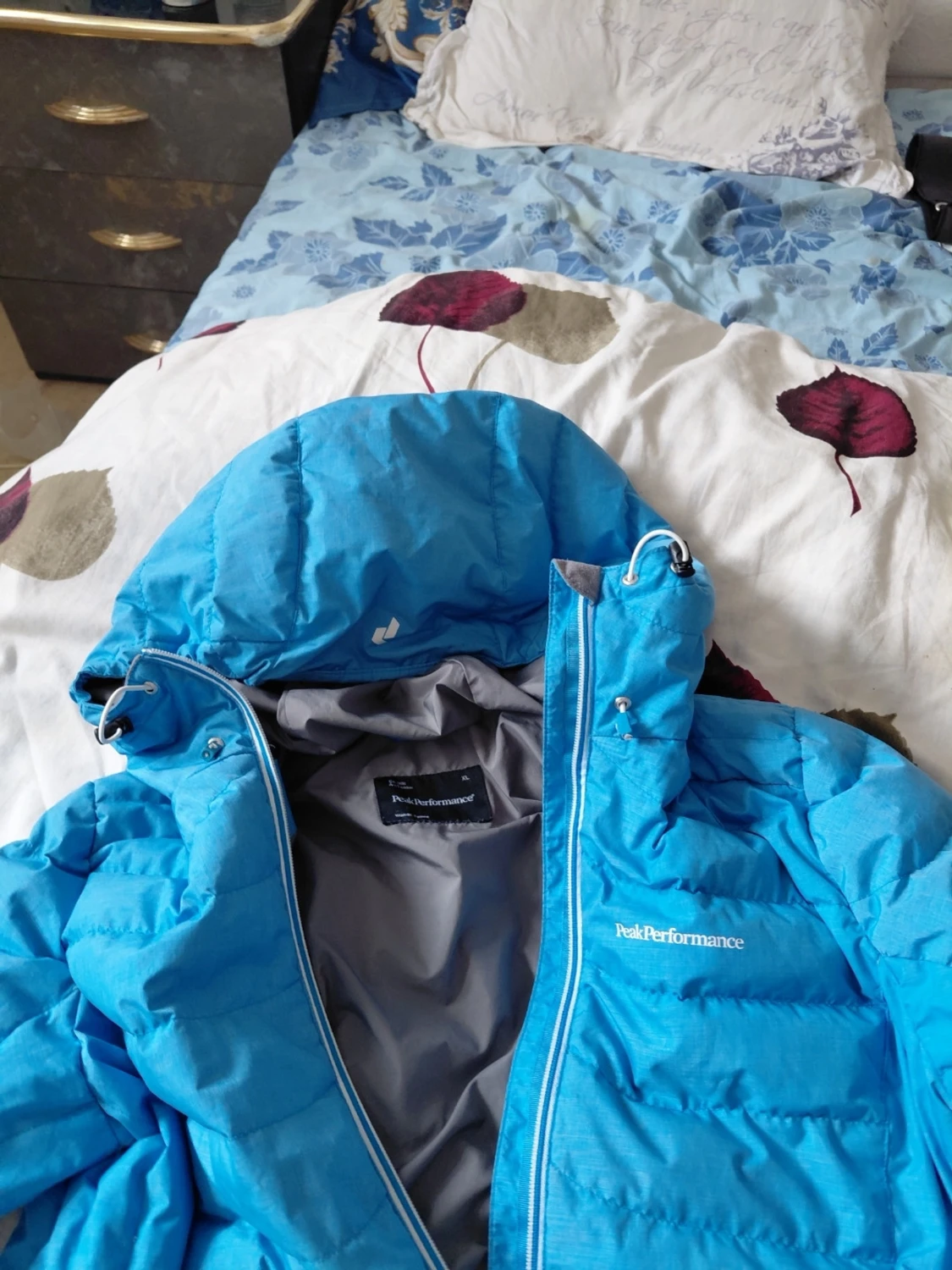 Blå dunjacka från Peak Performance - 3
