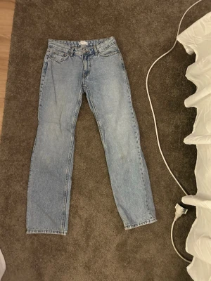 Raka lågmidjade jeans  - Använd fåtal gånger super fina