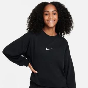 Svart Nike sweatshirt med logga - Svart sweatshirt från Nike. Med logga, 137/146.   BARNSTORLEK M