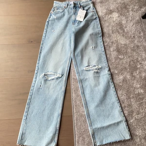 Super snygga zara jeans! - Säljer mina super snygga zara jeans, säljer dom för att dom va för liten för mig!