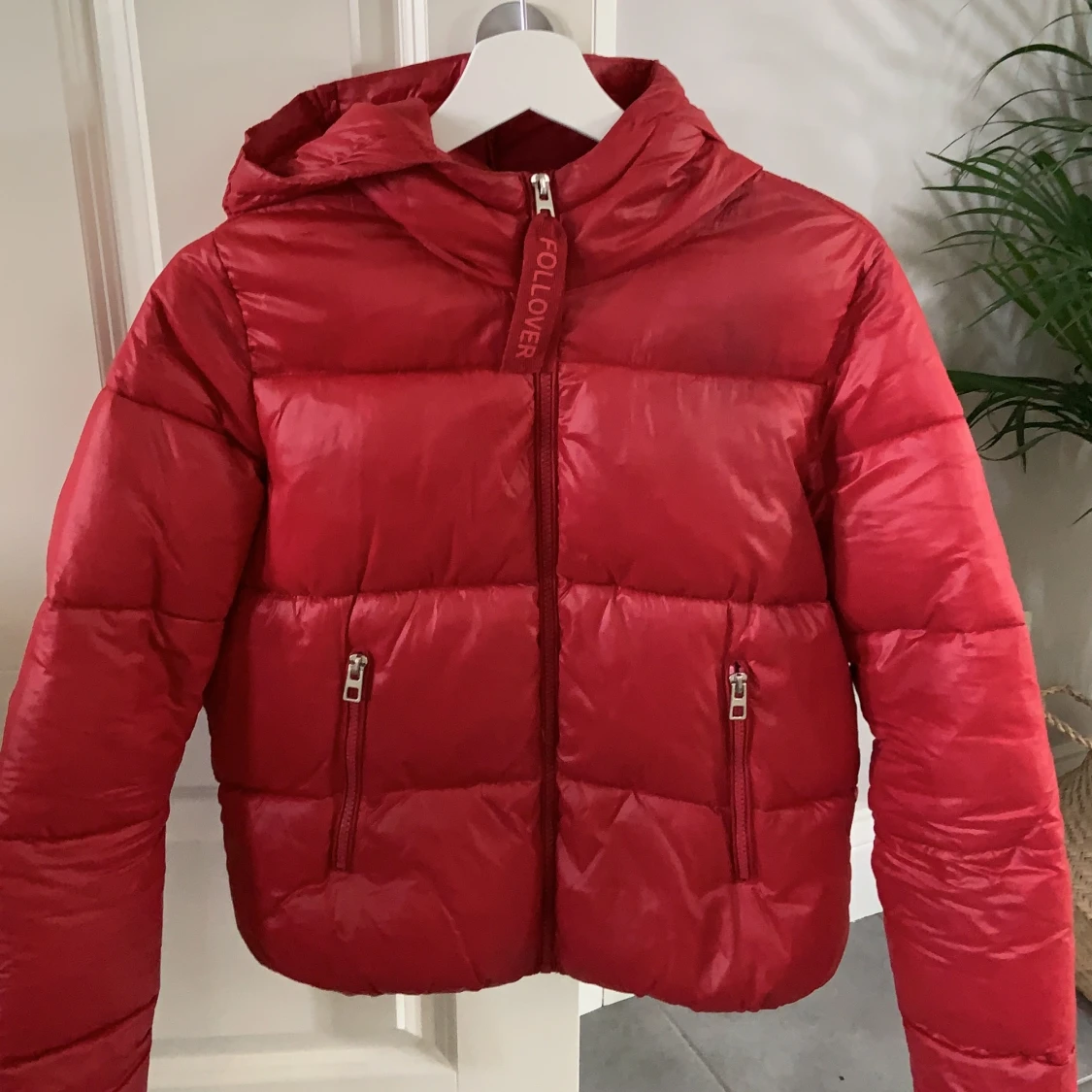 Röd pufferjacka - 90