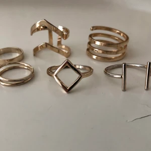 Ringar  - Säljer mina fina ringar för att dom är lite för små för mig💕