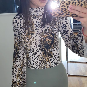 Tröja  - En jätte fin tröja från ginatrico i storlek s 