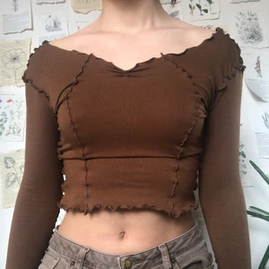 Kontrasttopp - Designat och sytt denna toppen! Finns att beställa i alla möjliga färger. Kom privat vid intresse. Följ min instagram @viridi.designs för fler unika designs 