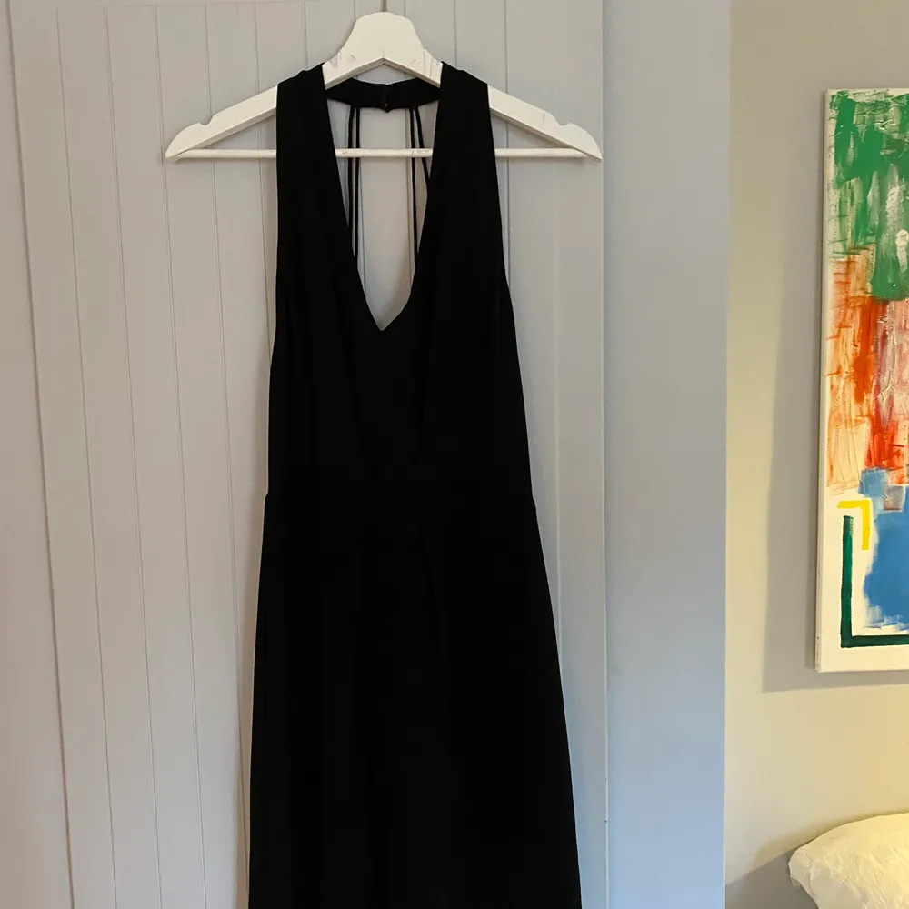 Little black dress från Samsoe Samsoe i storlek 36. . Klänningar.