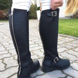 Johnny bulls  - Johnny bulls i fint skick! Finns både i storleks 39 och 38! Säljer eftersom de bara legat hemma i några år! Använt ett par gånger! Kan levereras men extra kostnad isåfall!