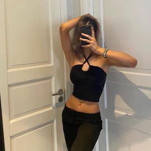 Topp - Lånad bild! Säljer ”you” toppen från @design_bylow på instagram då den var för liten. Endast testad!💕hör av er vid frågor😀🙏🏼