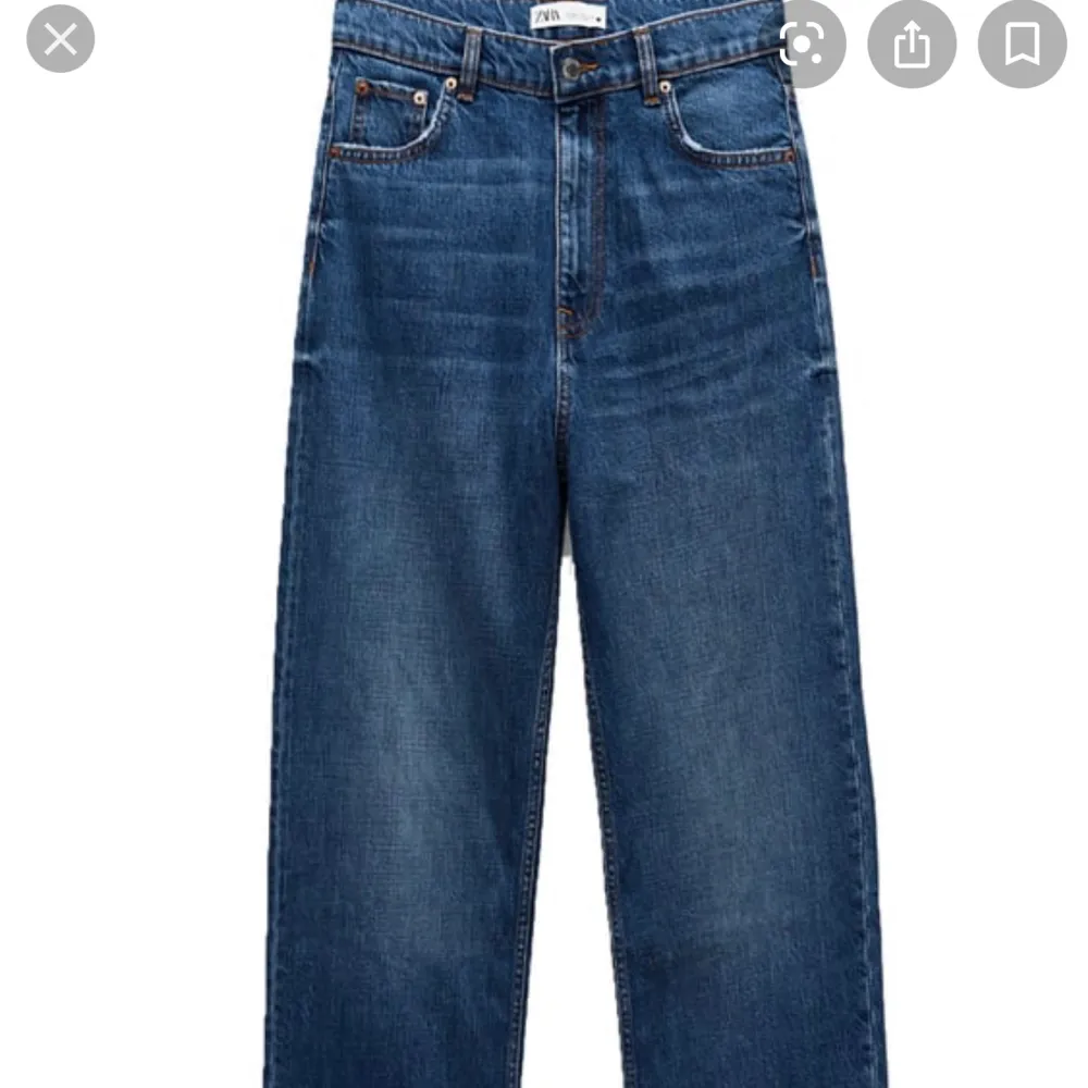 Vida supersnygga Zara jeans!!! Mörkblåa! Storlek 36, jag är 180 men passar kortare och längre! . Jeans & Byxor.