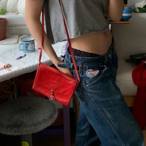 Röd väska - Finn vintage väska❤️