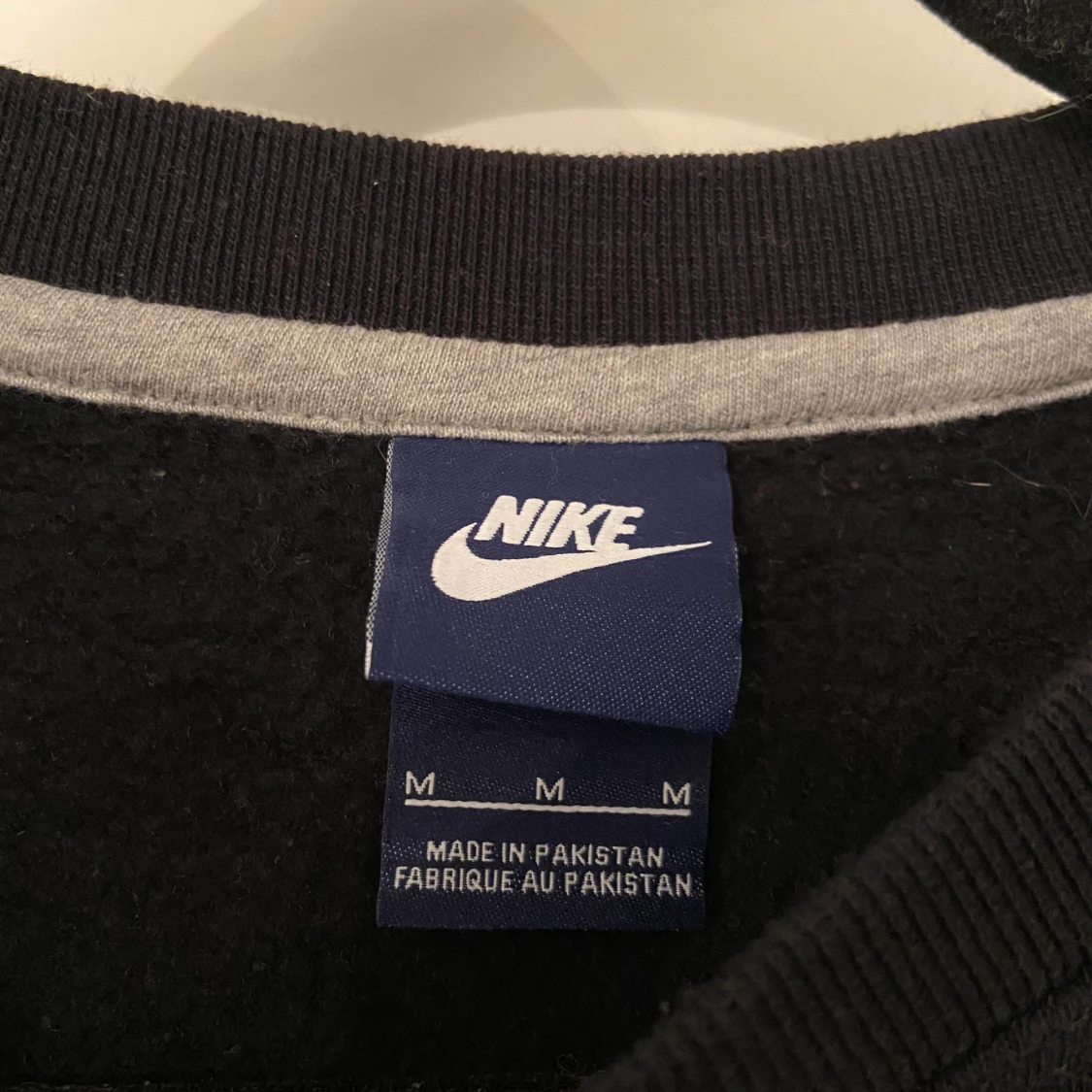 Nike svart sweatshirt  - 90
