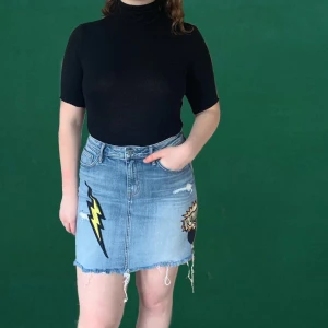 Söt kjol - Söt kjol i storlek S/M. Använd några gånger men är i fint skick! 