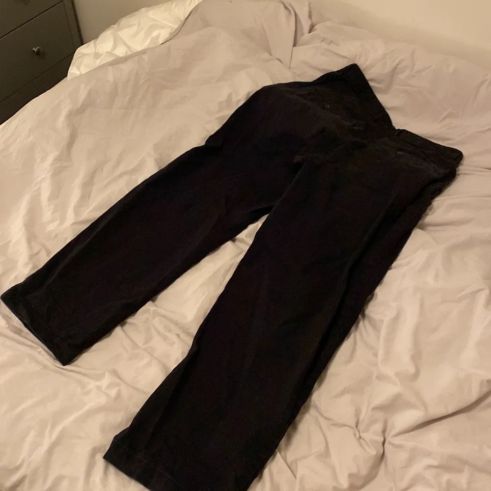 Strl 48 / M, Cond: 9. Jag är 189 men tycker dom känns lite för korta. Jeans & Byxor.