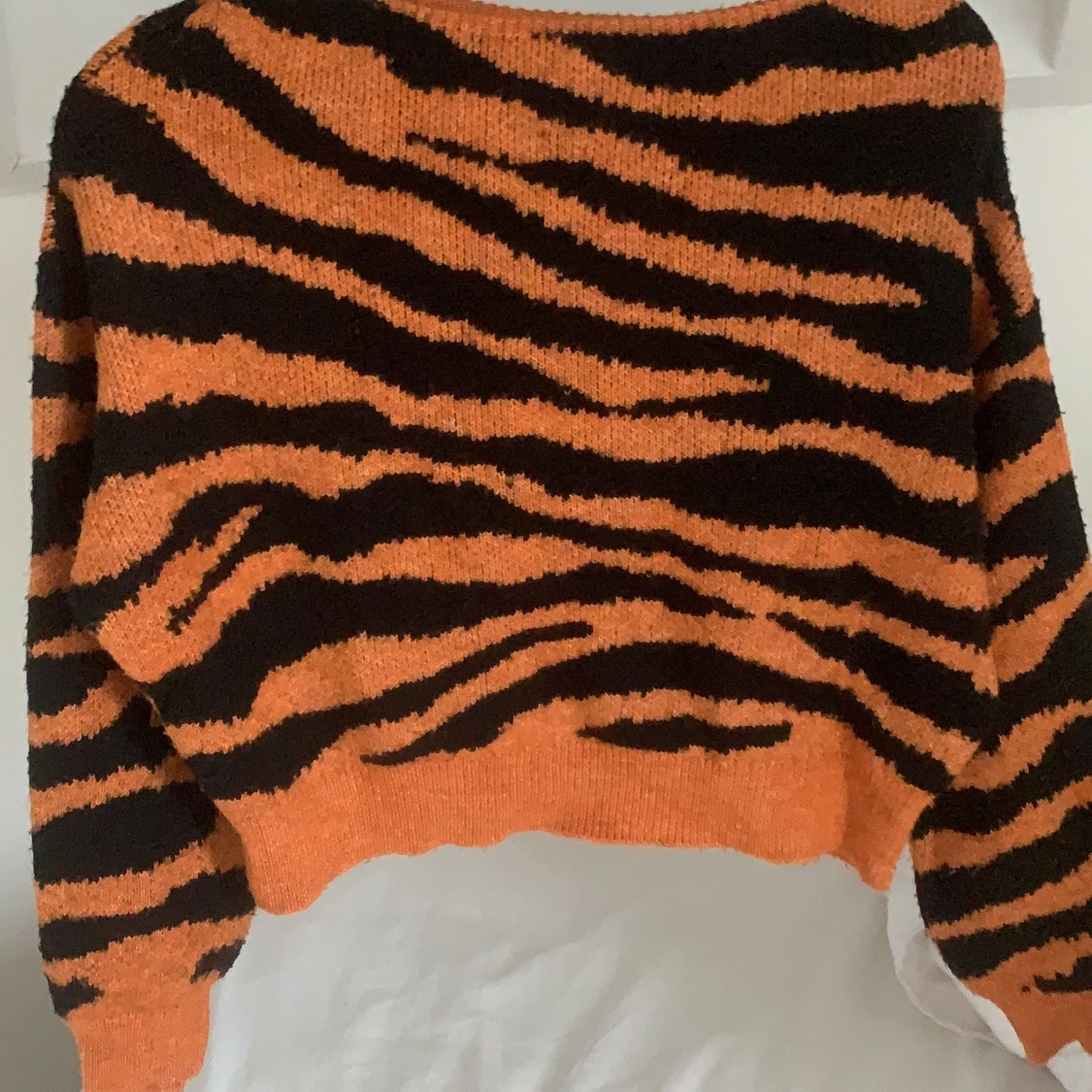 Stickad tröja med zebramönster i strl S - 90