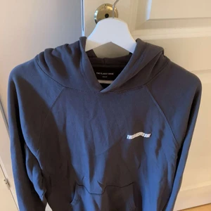 The classy issue  - The classy issue hoodie! Nästan aldrig använd alltså inga defekter på hoodien. 