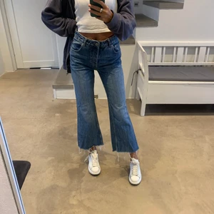 Blå jeans - Vida blå jeans från Annie bings kollektion med ginatricot