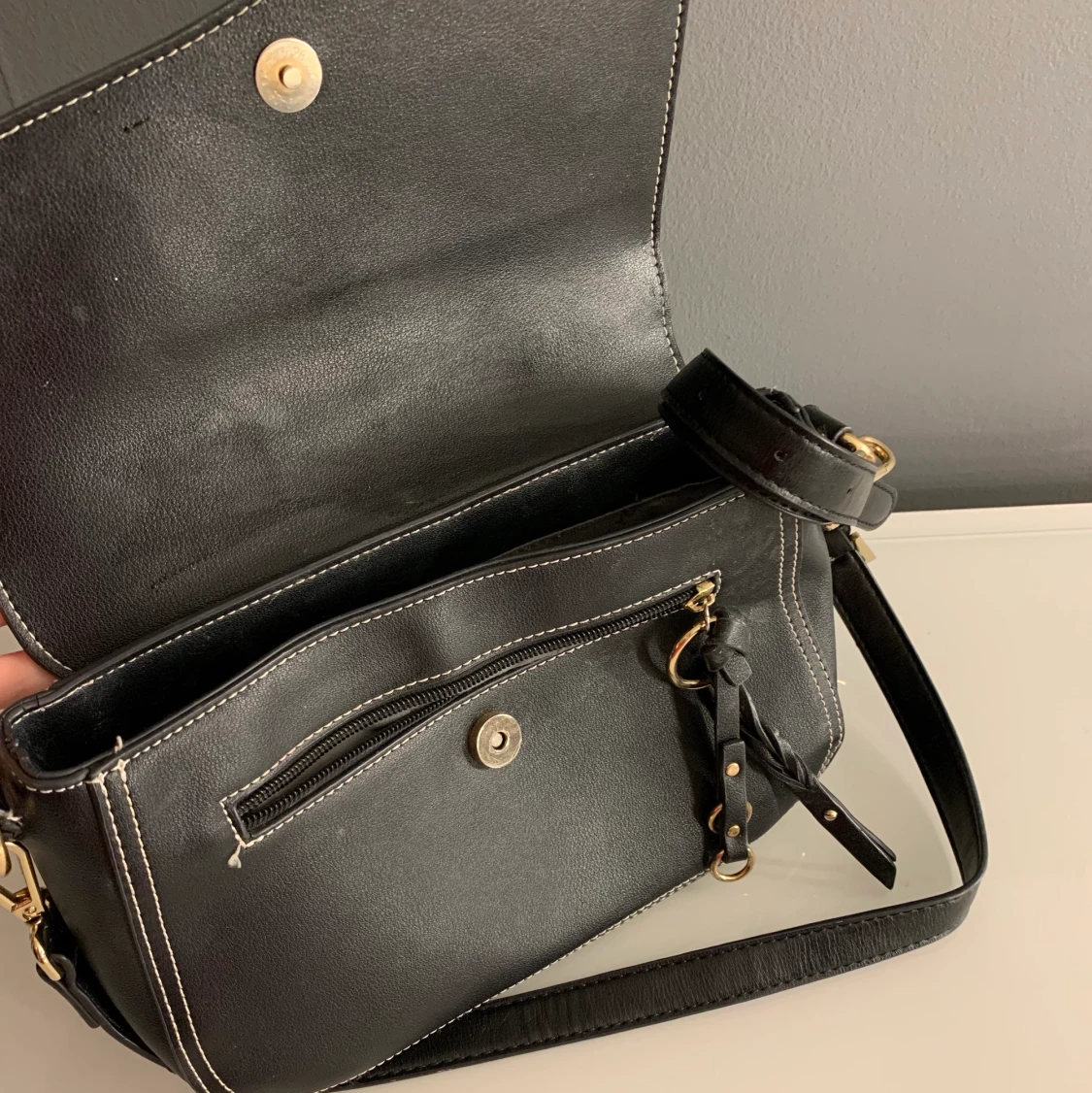 Svart väska  - 91