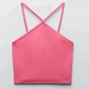 Zaratopp - Urgullig och trending topp från zara, slutsåld i butik!  Endast använd en gång😇