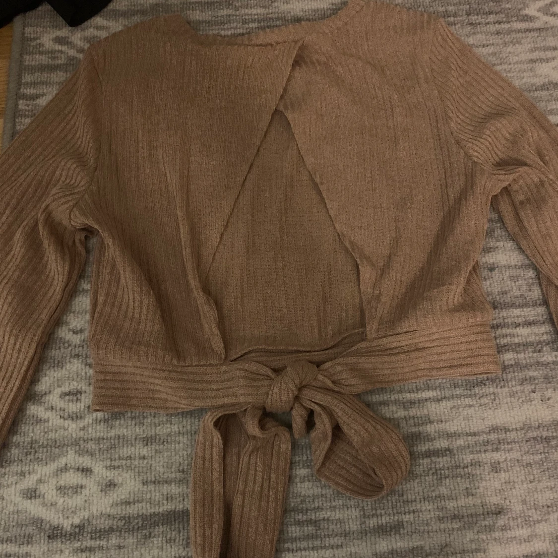 Tröja med öppen rygg