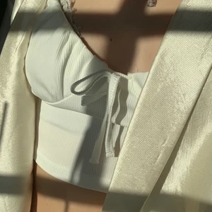 Sommar topp, strl xs - Säljer detta jätte söta linne eftersom de tyvärr är lite stort för mig. Kom privat för mer info!☺️